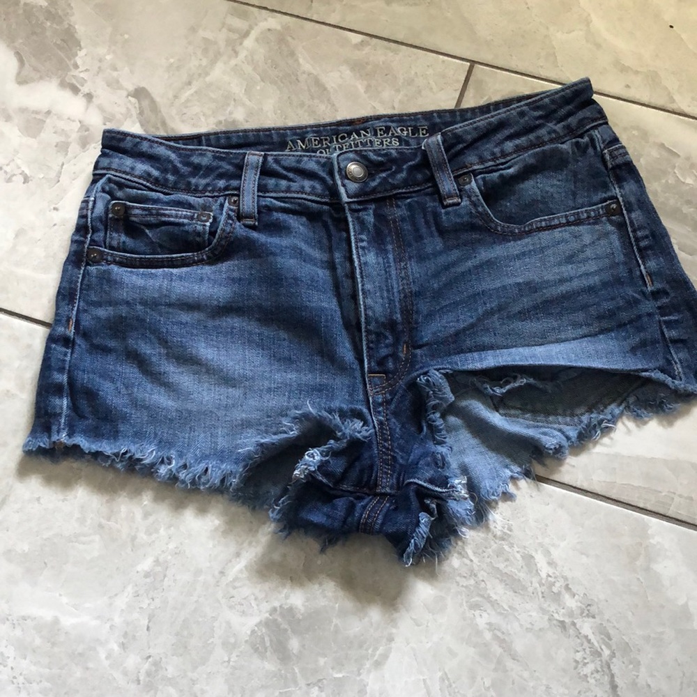 American Eagle  Stretch Wash denim distressed Jean Shorts | 6